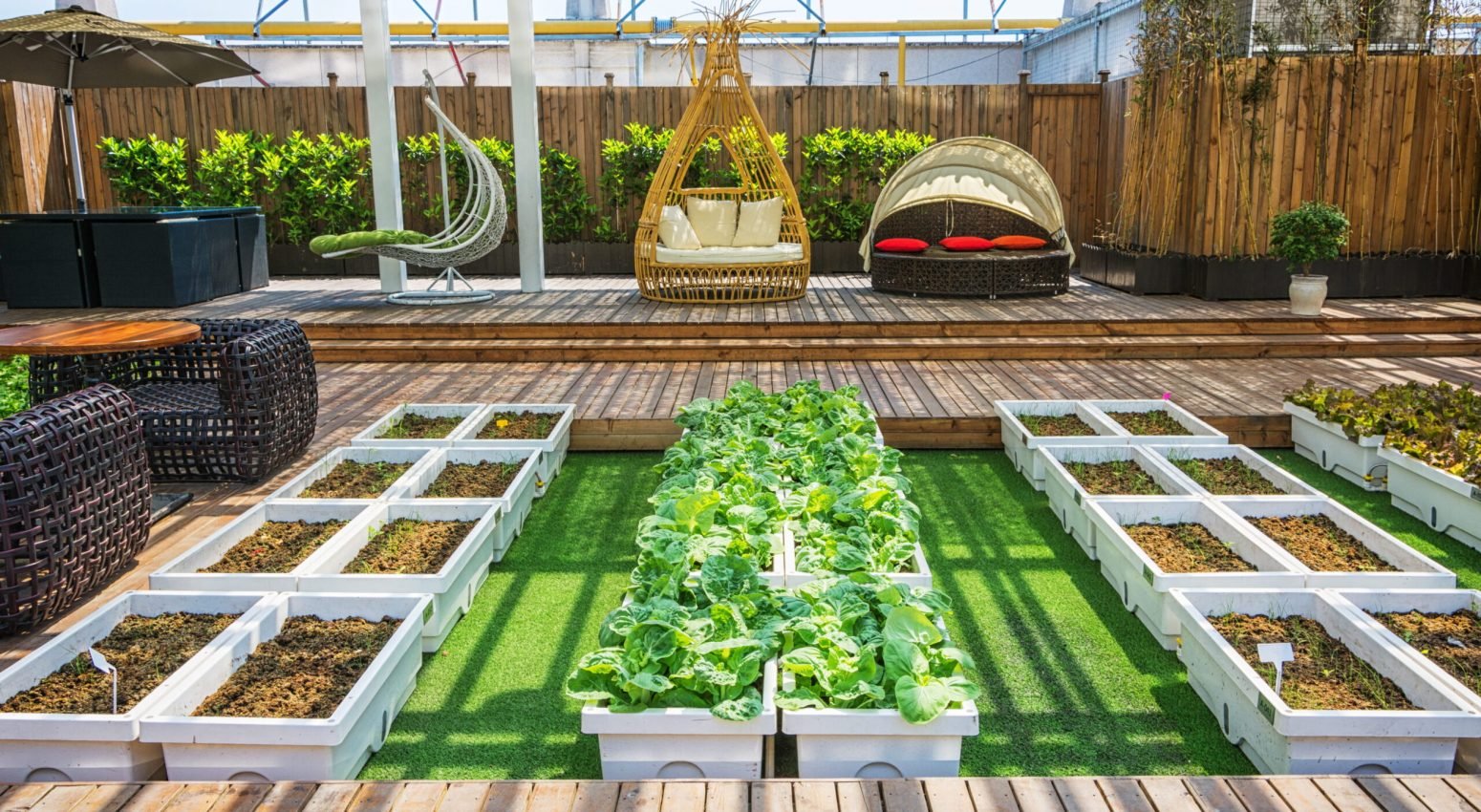 covered-lifestyle-garden-with-indoor-outdoor-living (2)